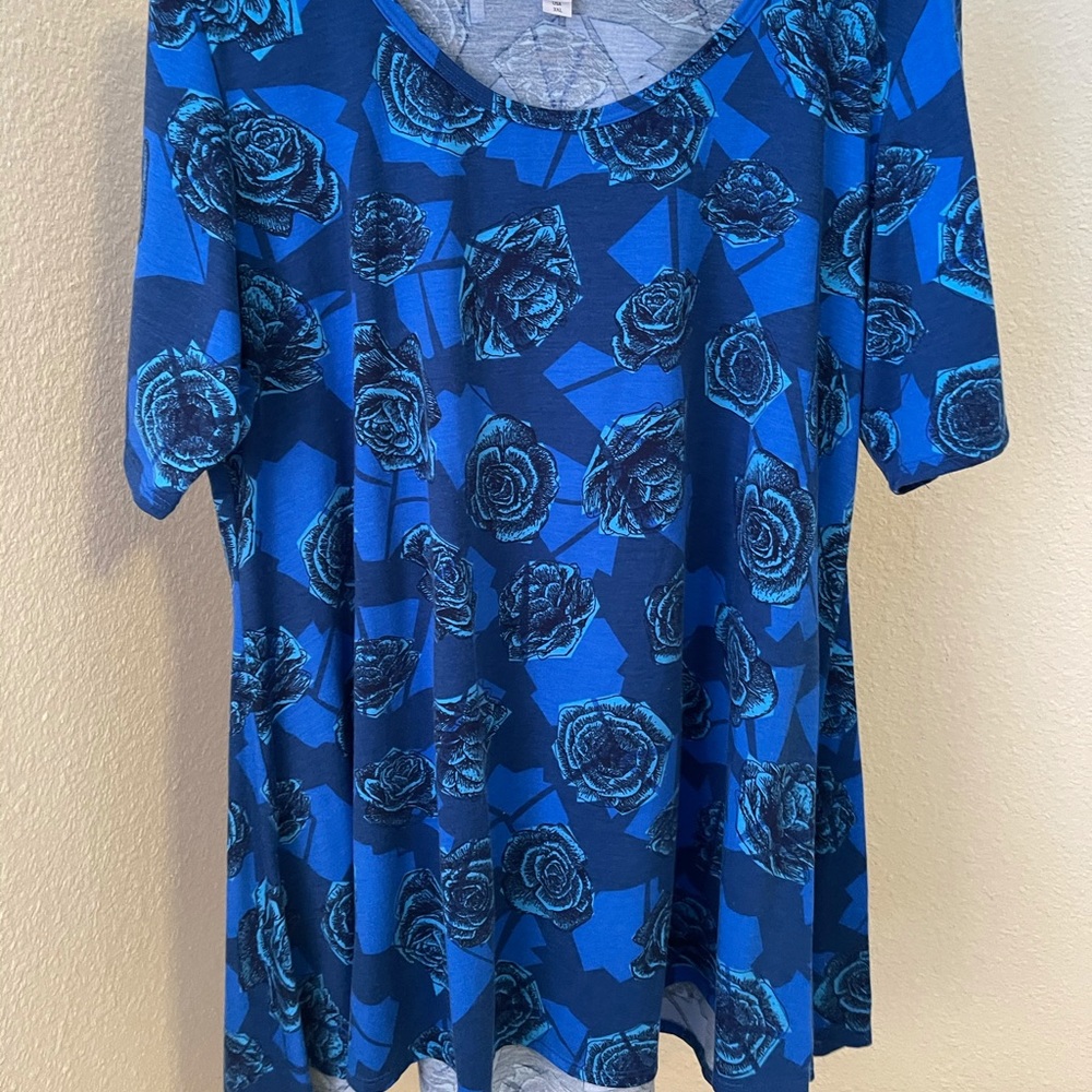 Lularoe 3X royal blue retro rose shirt